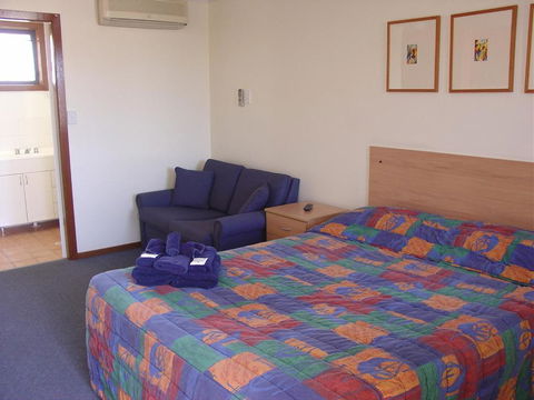 Palm Valley Motel - Perth Resorts 5
