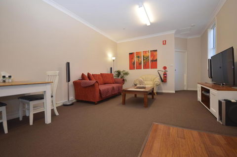 The Old Saddlery - Accommodation Perth 4