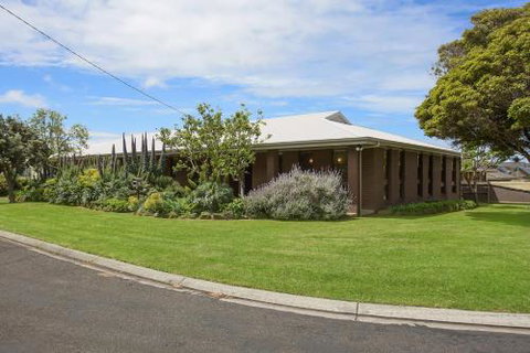 Refuge - Accommodation Perth 3