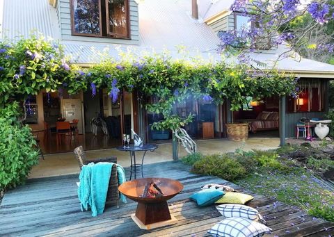 French Cottage & Loft - Accommodation Perth 5