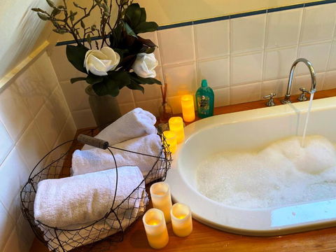 French Cottage & Loft - Accommodation Perth 7
