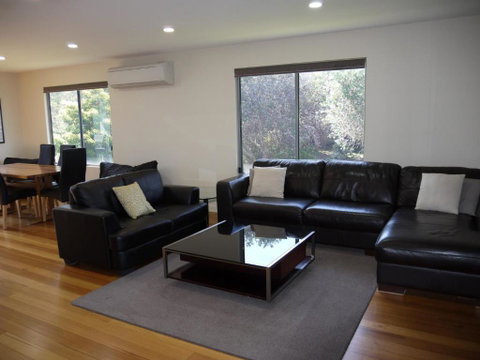 Luxury Near Old Pier Beach - Accommodation Perth 3