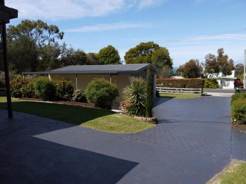 Luxury Near Old Pier Beach - Accommodation Perth 5