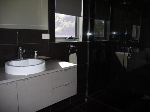 Luxury Near Old Pier Beach - Accommodation Perth 4