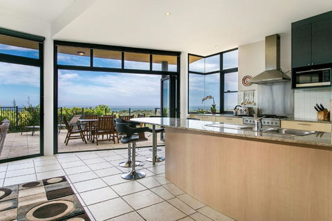 A SWEET ESCAPE Above Byron - Perth Resorts 1