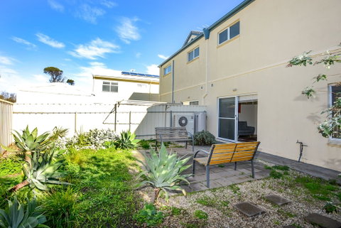 The Leafy Dragon - Accommodation Perth 0