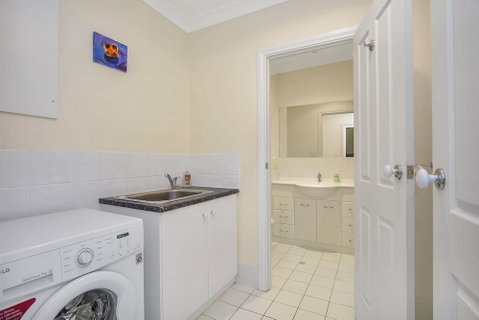 The Leafy Dragon - Accommodation Perth 2