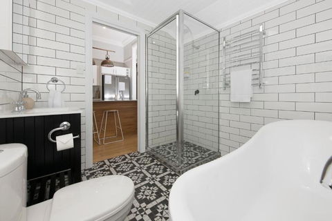 Beautiful Queenslander - Accommodation Perth 1
