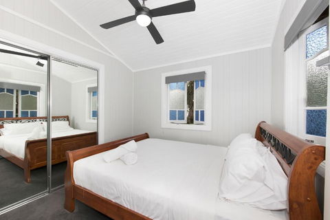 Beautiful Queenslander - Accommodation Perth 3