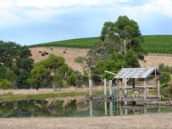 Barristers Block Vigneron Villa - Accommodation Perth 5
