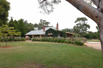 Barristers Block Vigneron Villa - Accommodation Perth 0