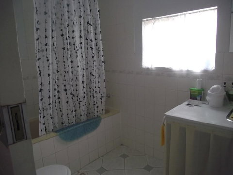 Aly's Cottage - Perth Resorts 4