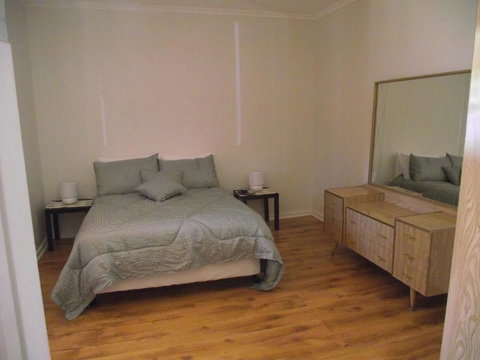 Aly's Cottage - Perth Resorts 3