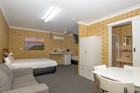 Coast Inn Motel - Accommodation Perth 7