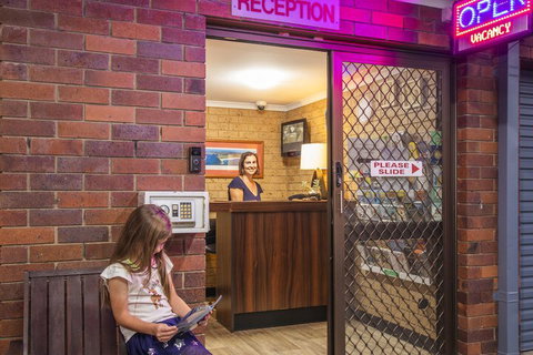 Coast Inn Motel - Accommodation Perth 2