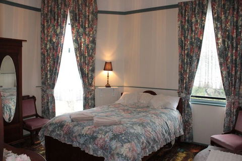 Bischoff Hotel - Accommodation Perth 6