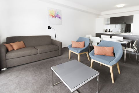 Abode Tuggeranong - Perth Resorts 5