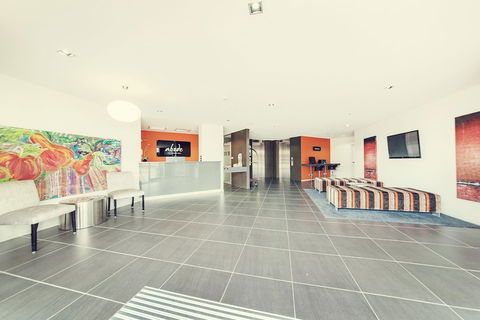 Abode Tuggeranong - Perth Resorts 2