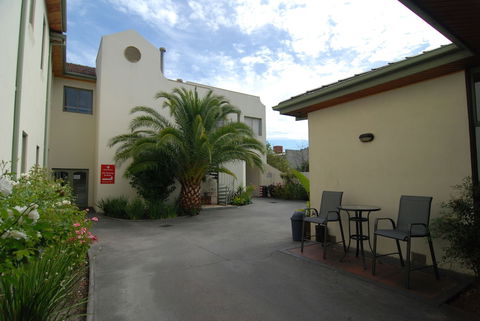 Brunswick Tower Hotel - Accommodation Perth 2