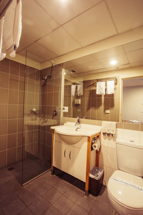YTI Garden Hotel - Accommodation Perth 6