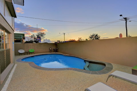 Chalet Motor Inn - Accommodation Perth 5