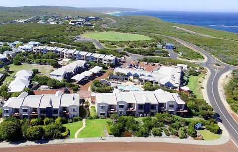 Margarets Beach Resort - Perth Resorts 0
