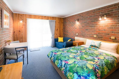 Kookaburra Motor Lodge - Accommodation Perth 6