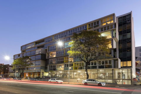 IStay Precinct Adelaide - Accommodation Perth 1