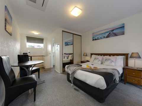 Frankston Motel - Perth Resorts 4
