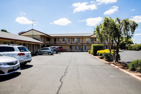 Lilac City Motor Inn & Steakhouse - Accommodation Perth 1