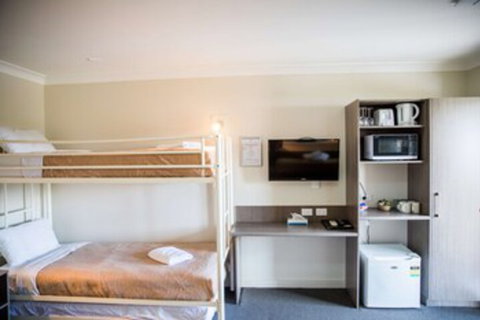 Lilac City Motor Inn & Steakhouse - Accommodation Perth 0
