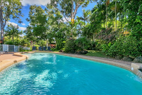 Beachfront Apartments On Trinity Beach - Accommodation Perth 2