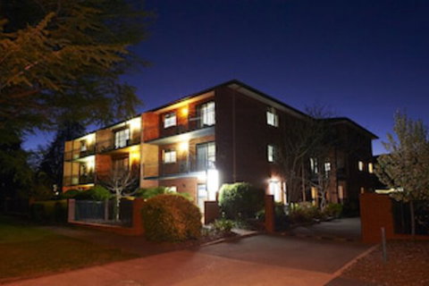 Oxley Court Serviced Apartments - Accommodation Perth 0