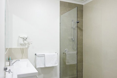 Oxley Court Serviced Apartments - Accommodation Perth 4