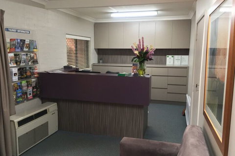 Oxley Court Serviced Apartments - Accommodation Perth 3