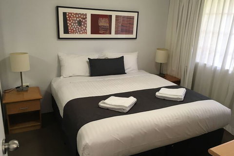 Oxley Court Serviced Apartments - Accommodation Perth 7