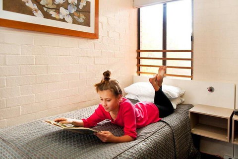 Oxley Court Serviced Apartments - Accommodation Perth 5