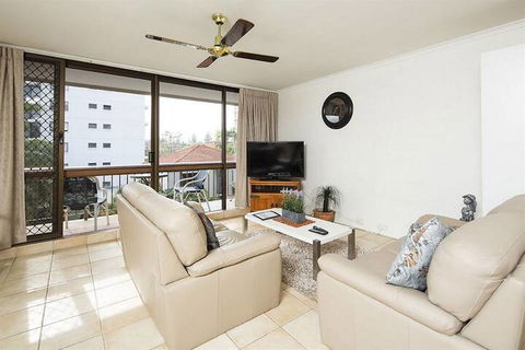 Burleigh Palms Holiday Apartments - Accommodation Perth 7