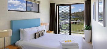 Main Beach Apartments - Perth Resorts 4