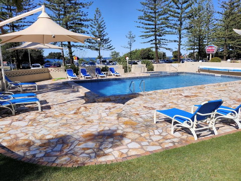 Southern Cross Beachfront Holiday Apartments - Accommodation Perth 4