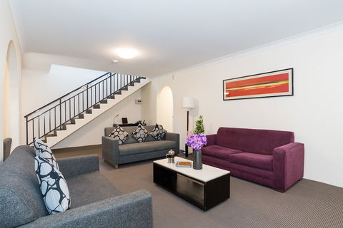 Eastwood Furnished Apartments - Accommodation Perth 5