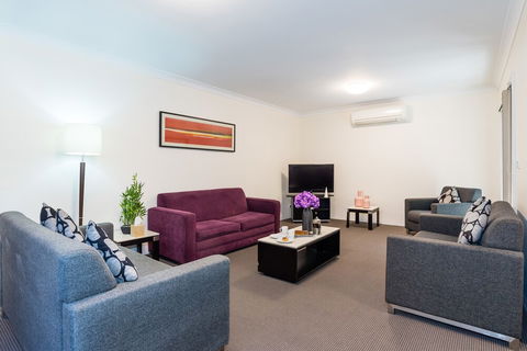 Eastwood Furnished Apartments - Accommodation Perth 3