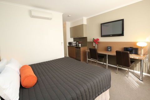 Indulge Apartments - Ontario - Perth Resorts 5
