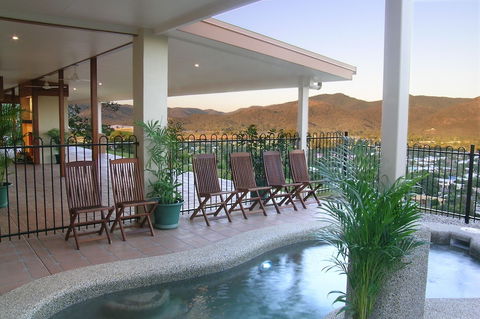 The Summit Rainforest Retreat - Accommodation Perth 0