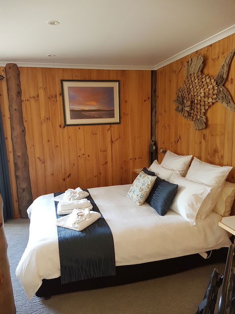 Bed In The Treetops Bed & Breakfast - Accommodation Perth 6