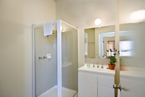 Lornebeach Apartments - Accommodation Perth 4