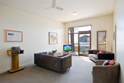 Lornebeach Apartments - Accommodation Perth 5