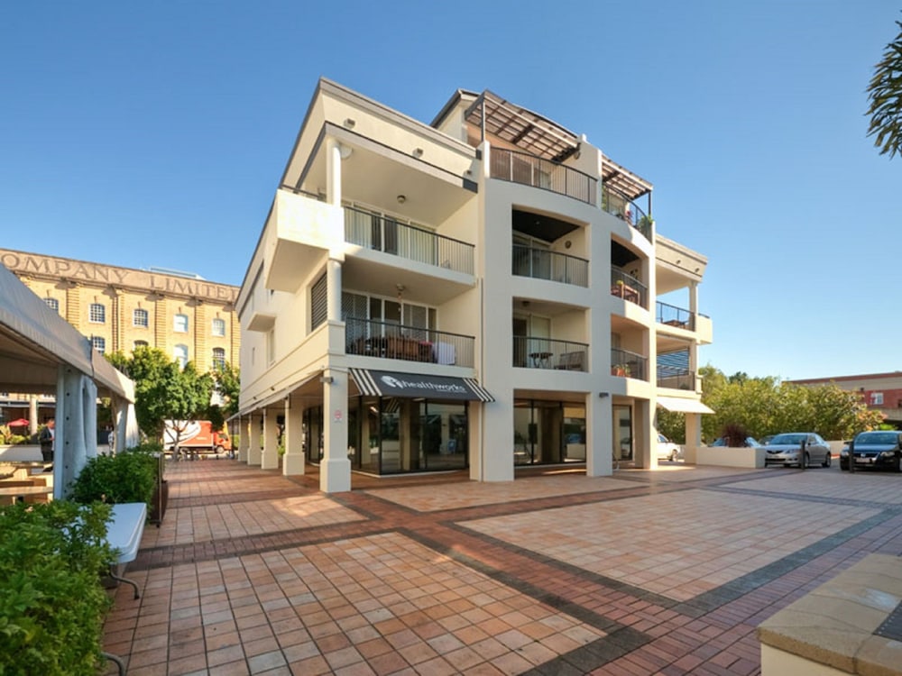 Teneriffe QLD Accommodation Perth