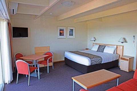Amooran Oceanside - Accommodation Perth 3