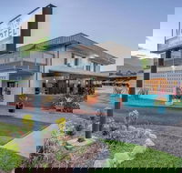 Demi View Motel - Perth Resorts